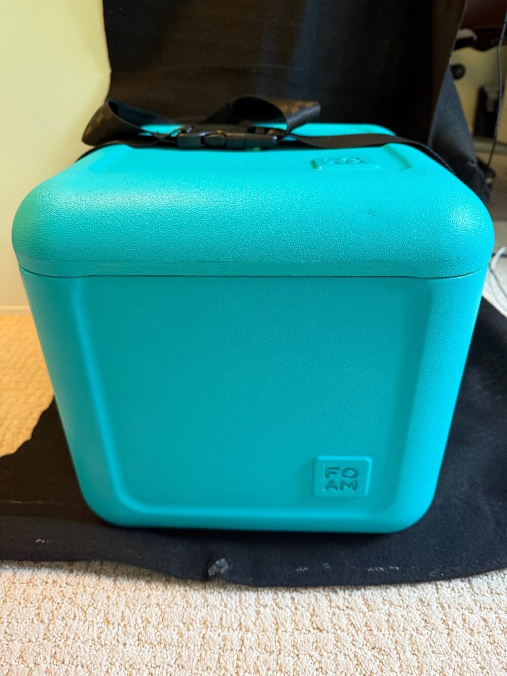 FOAM Cooler in cyan